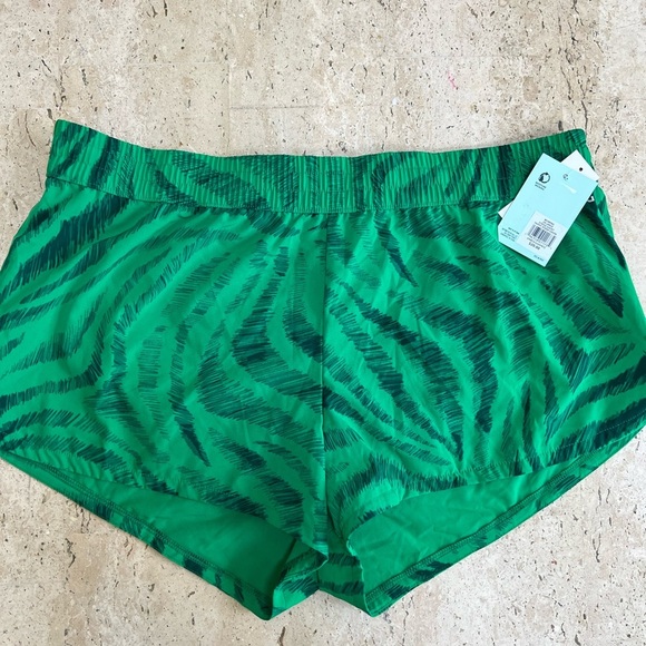 DSG Women’s 2XL 3” Stride Run Shorts Trippy Zebra Green Lined - Picture 1 of 5